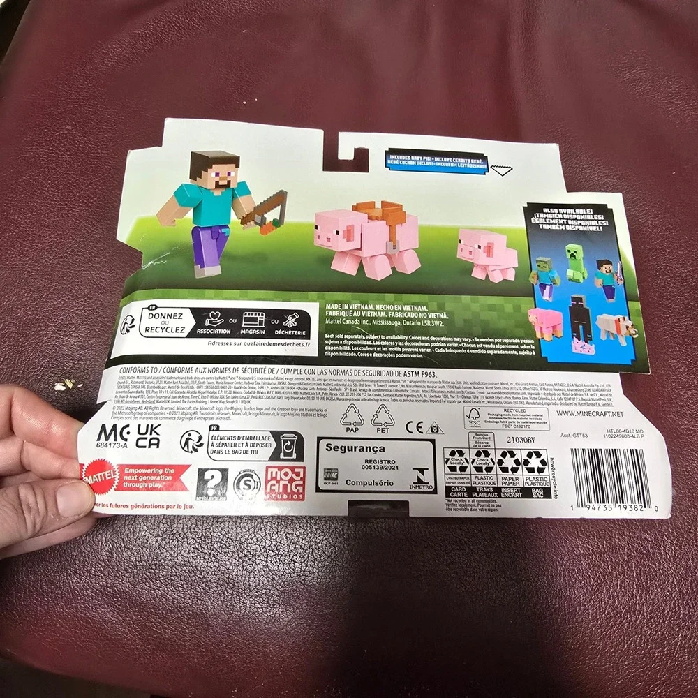 Mattel Minecraft Steve and Pigs 15 Years Action Figure Set HTL88-4B20 New